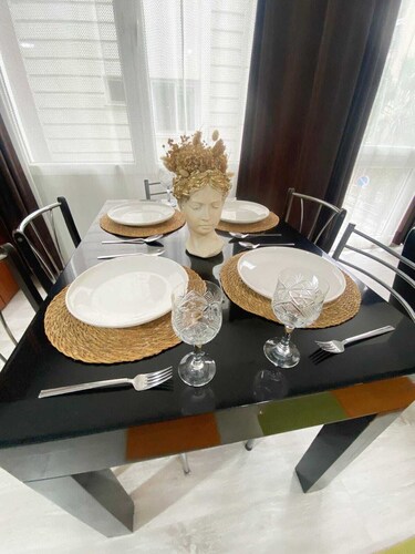 Cozy 2-bedroom condo with WiFi, AC in beautiful İzmir