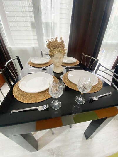 Cozy 2-bedroom condo with WiFi, AC in beautiful İzmir