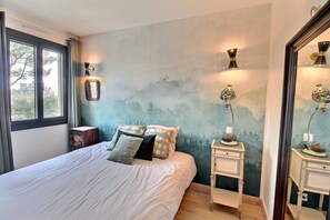 3 bedrooms, iron/ironing board, WiFi, bed sheets - La maison du Barroux, house with swimming pool, calm and exceptional view (Le Barroux)