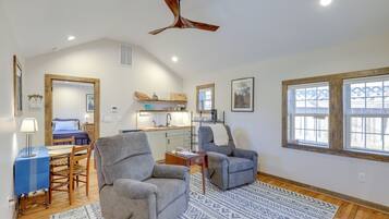 House (1 Bedroom) | Interior