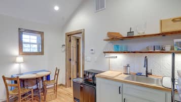 House (1 Bedroom) | Interior
