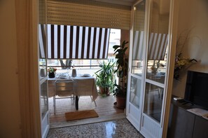 Dining - Rome House Jambokella Apartment in the historic district of Monteverde (Roma)