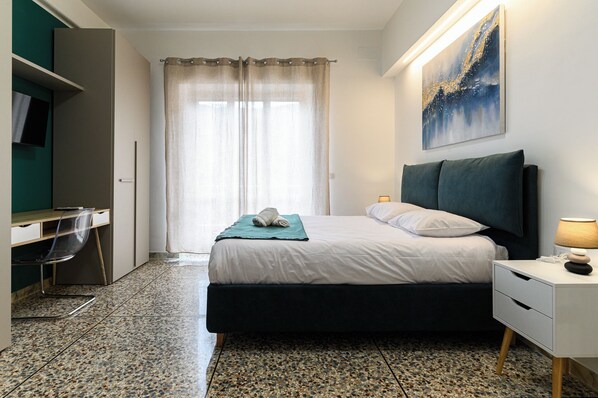 3 Schlafzimmer, Schreibtisch, Bügeleisen/Bügelbrett, Reisekinderbett