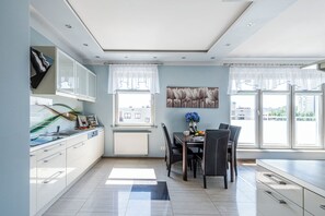 Classic Apartment, City View | Living room