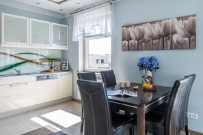 Classic-Apartment, Stadtblick | Esszimmer