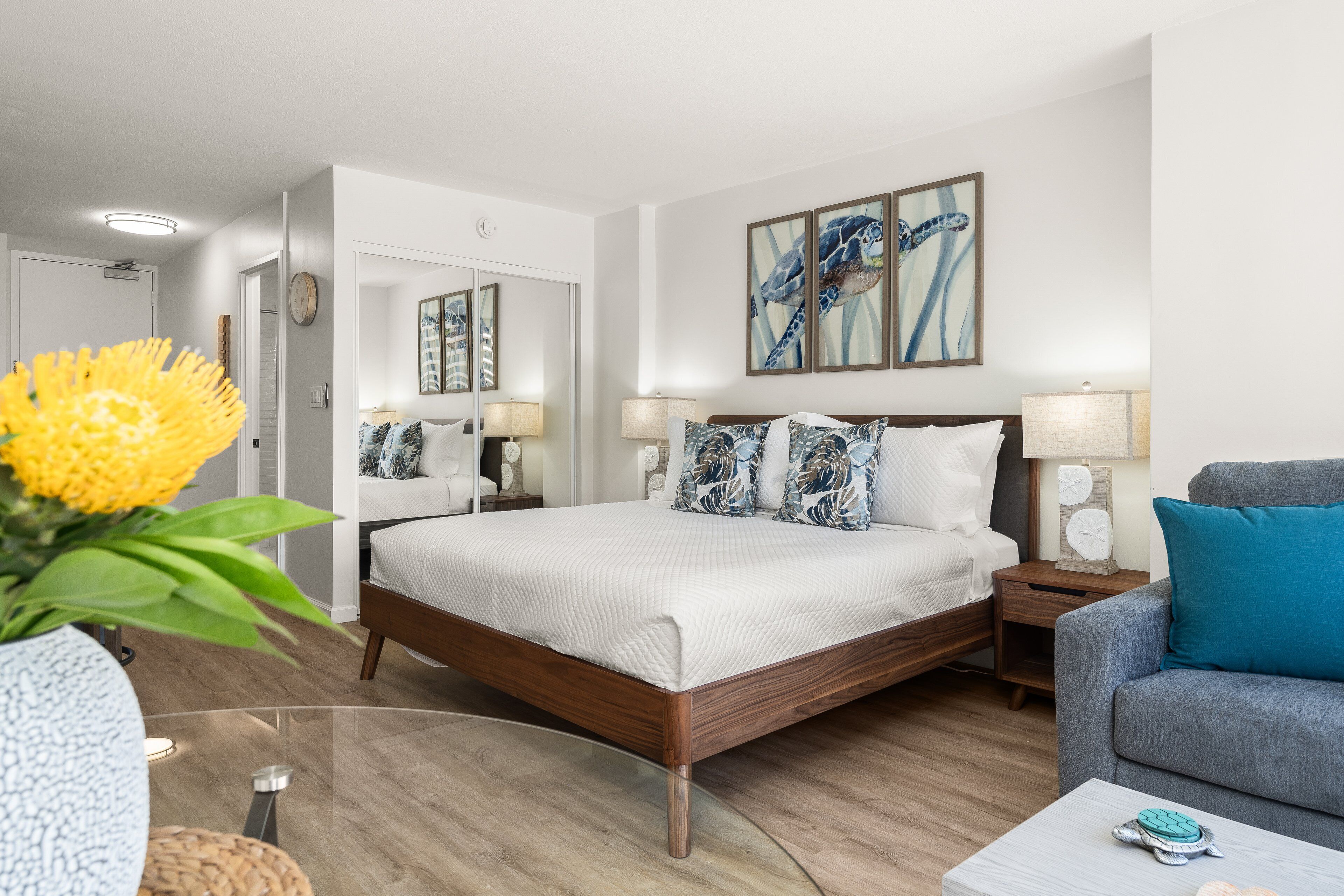 Iron/ironing board, free WiFi, bed sheets