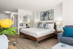 Iron/ironing board, free WiFi, bed sheets - Comfy studio in Heart of Waikiki! Quick walk to beach, close to Ala Moana! (Honolulu)