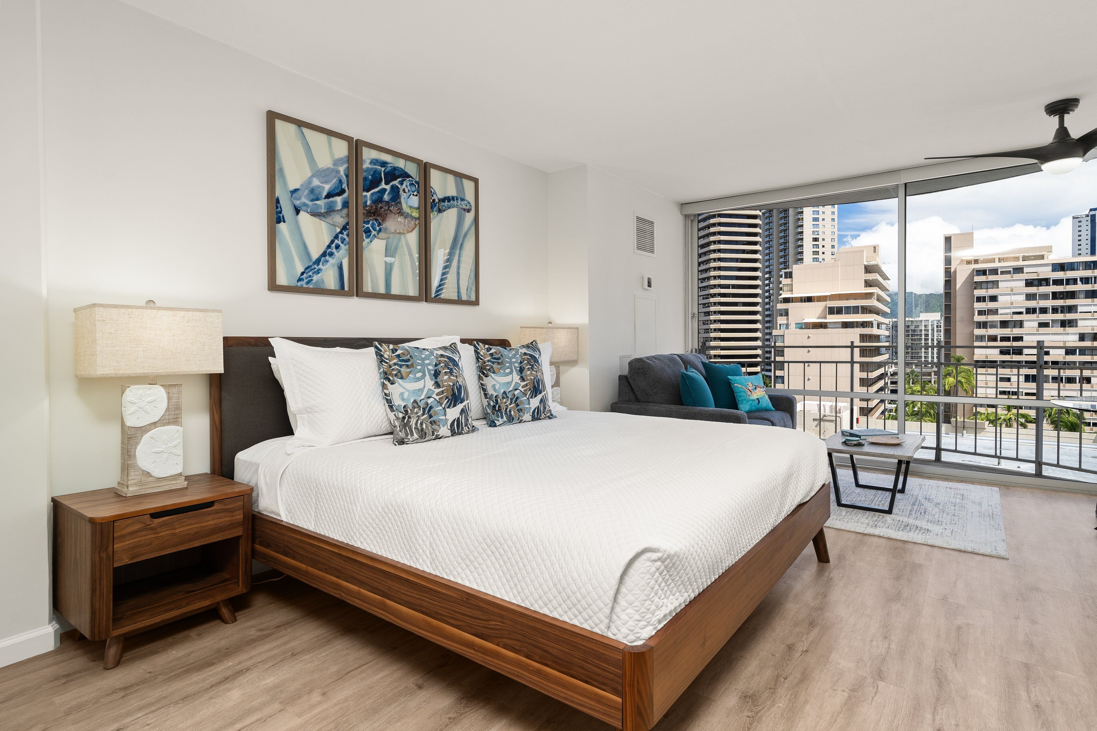 Iron/ironing board, free WiFi, bed sheets