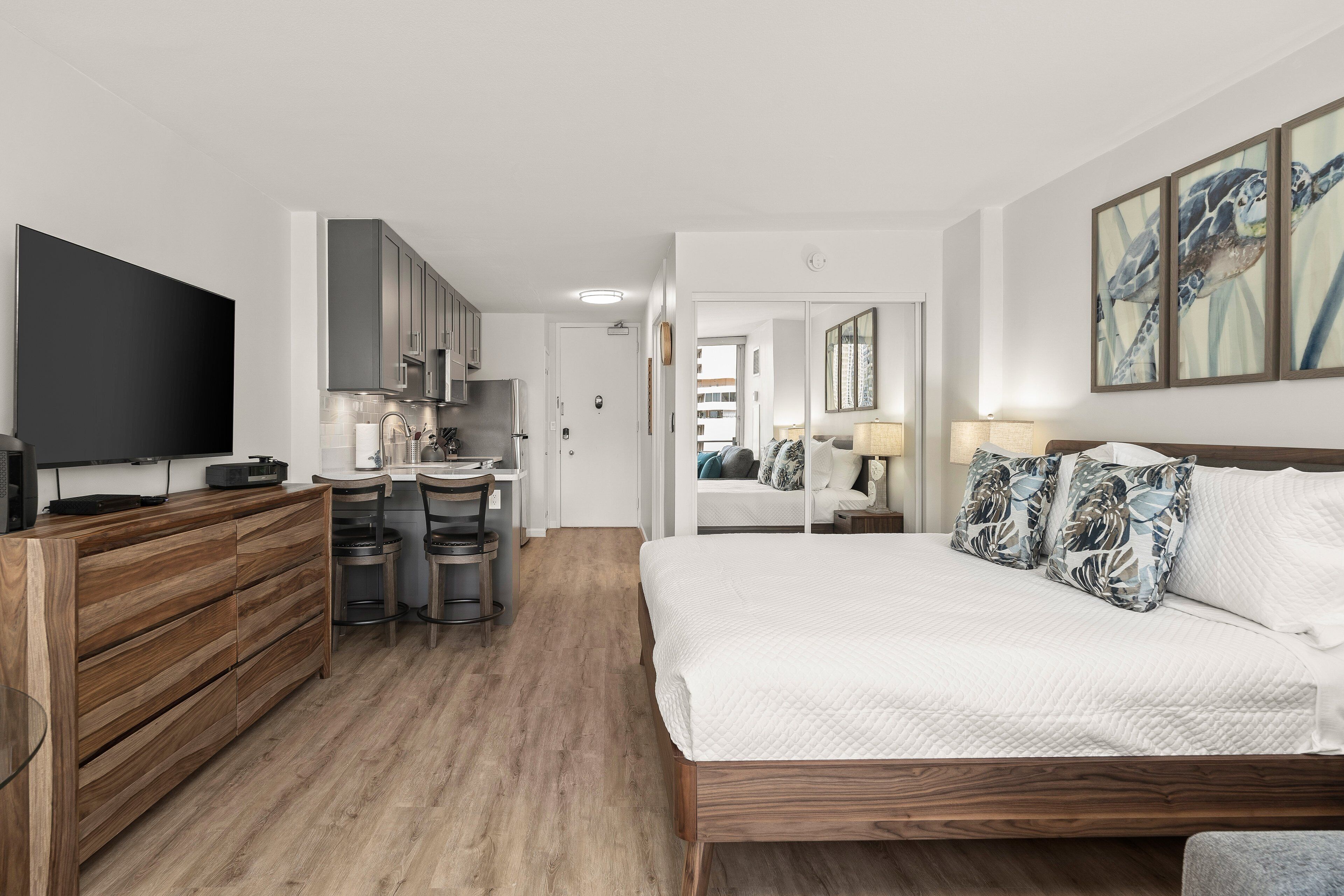 Iron/ironing board, free WiFi, bed sheets