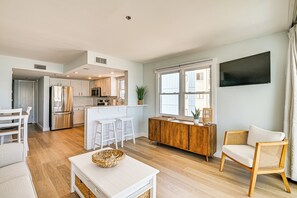 Apartment (1 Bedroom) | Interior - Pool & Beach Access: Scenic Murrells Inlet Condo! (Murrells Inlet)