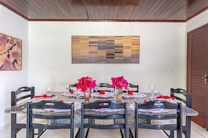 Villa | Dining