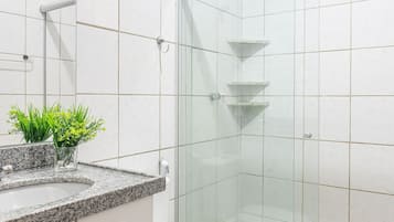 Villa | Bathroom | Shower, towels