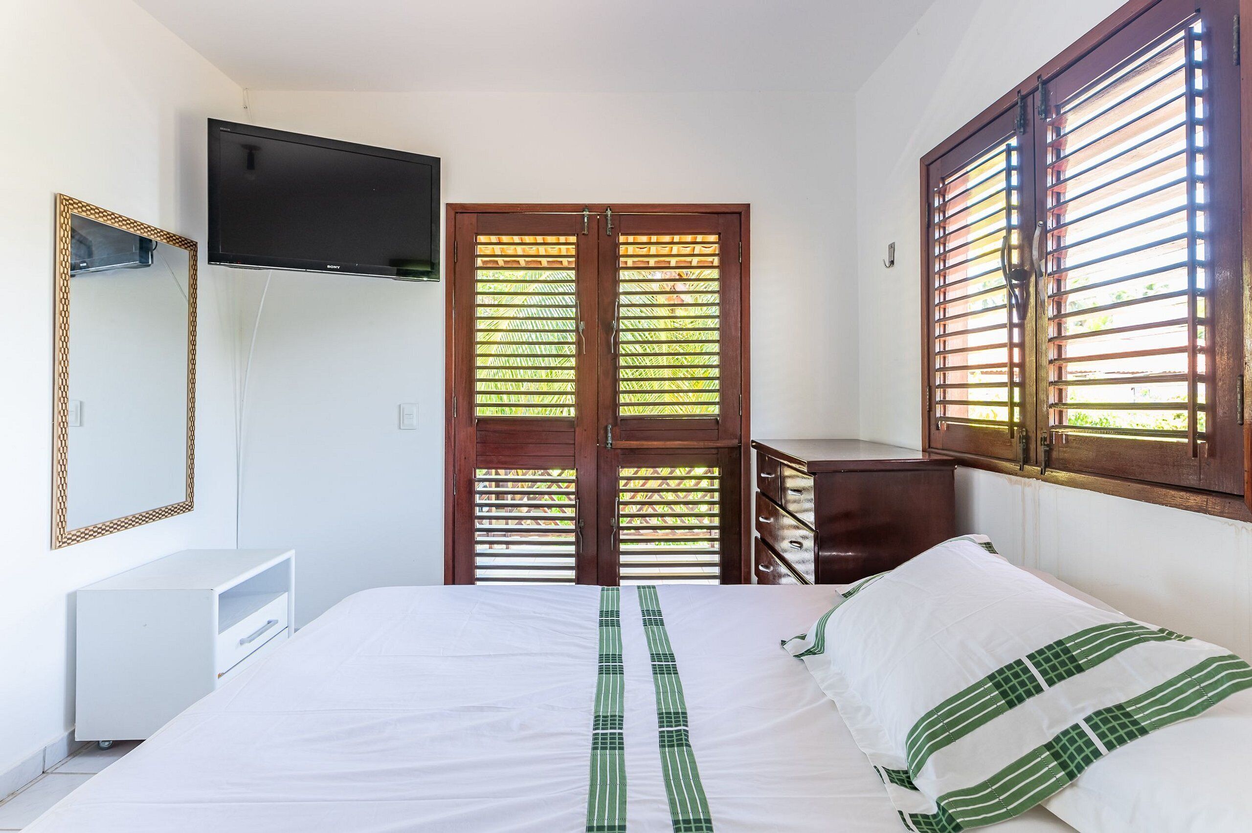 Vila | 5 quartos, Wi-Fi de cortesia, roupa de cama