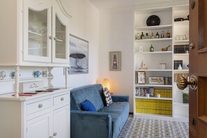 Interior - La Poetessa with Pool by Wonderful Italy (Camogli)