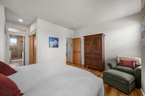 3 dormitorios, escritorio, wifi gratis y ropa de cama