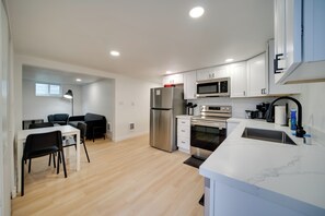 Apartment (3 Bedrooms) | Interior - Pet-friendly Seattle Apt Near Dtwn & Lumen Field (Seattle)