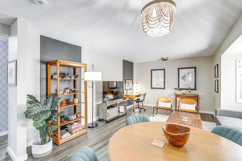 Close to Downtown & Parks: Modern Anchorage Home