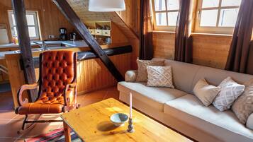 Smart-TV, Kamin, Bücher