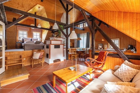 スマートテレビ、暖炉、書庫. Loft with sauna and fireplace
