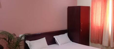 Soundproofing, free WiFi