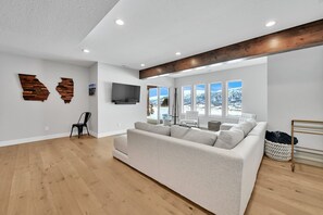 TV, fireplace, stereo, offices