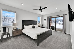 6 bedrooms, desk, iron/ironing board, WiFi