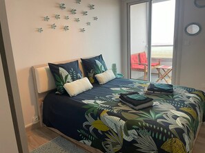 1 bedroom, travel cot, free WiFi, bed sheets