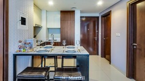 Apartment | 2 bedrooms - Waterfront 2BR w Canal View Near Burj Khalifa (Dubai)