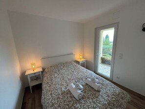 2 Schlafzimmer, BĂŒgeleisen/BĂŒgelbrett, BettwĂ€sche