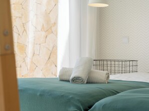 2 bedrooms, WiFi, bed sheets