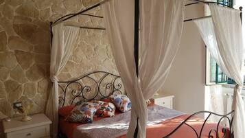 2 bedrooms, iron/ironing board, travel crib, free WiFi