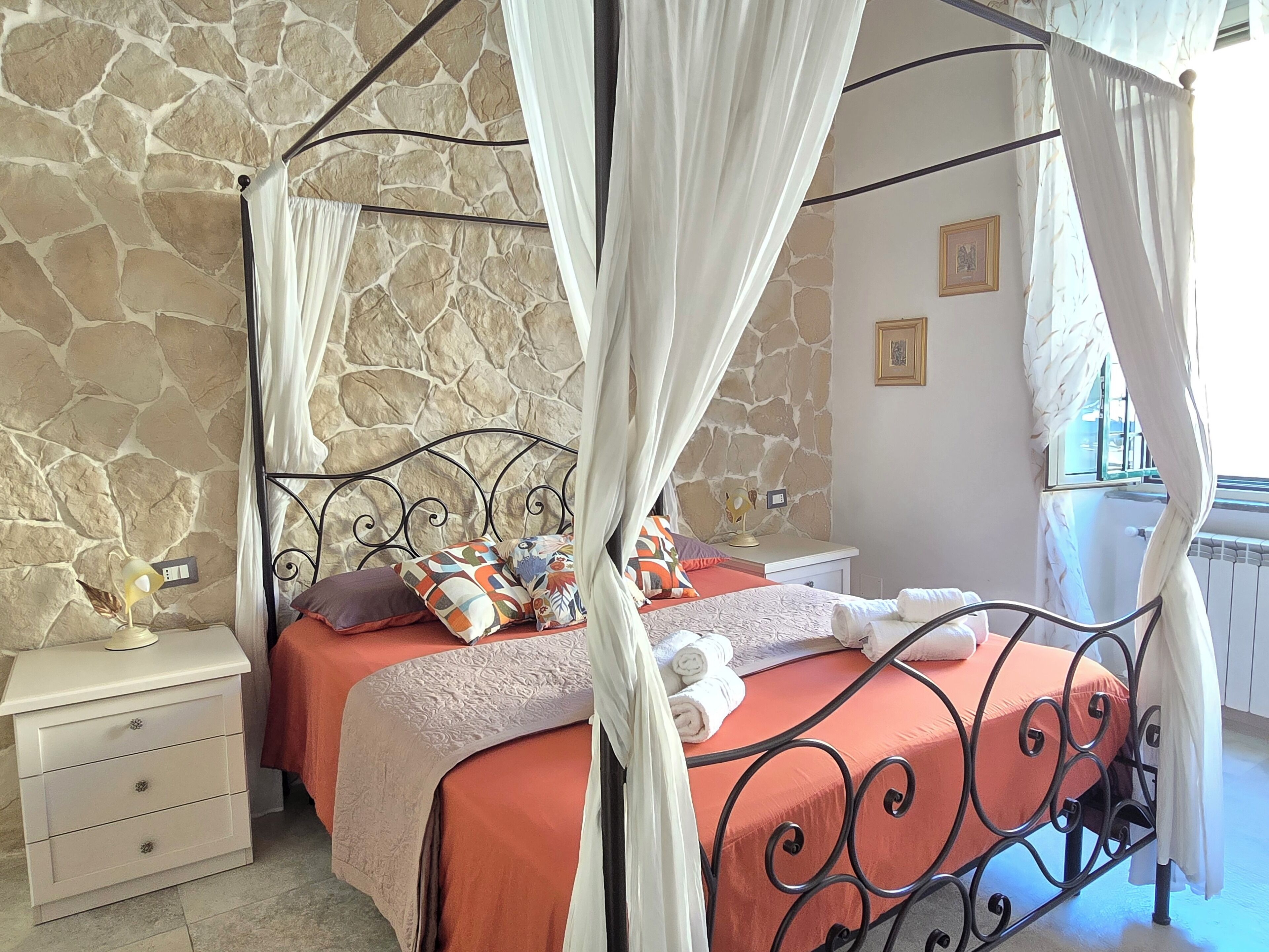 2 bedrooms, iron/ironing board, travel crib, free WiFi