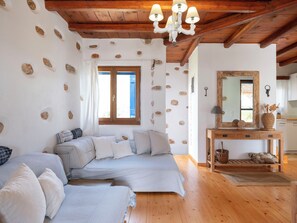 House, Sea View | Living area