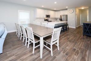 Dining - Walk to the Beach 7 BR Beach House with Private Pool! - Schedule Sea (Surfside Beach)