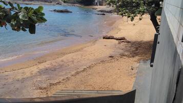 Na praia