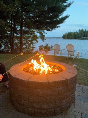 Property grounds - Winnipesaukee Log Home Sand Beach South Exposure Views Sleeps 8 (Meredith)