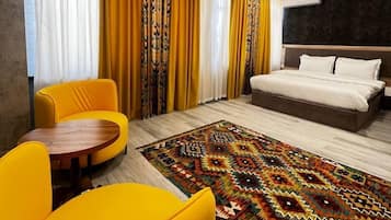 In-room safe, laptop workspace, blackout drapes, soundproofing