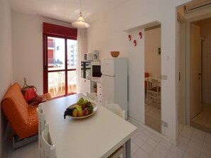 TV - Lovely holiday apartment with terrace (Bibione)
