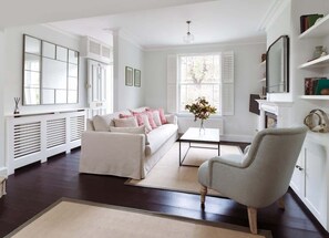 TV, offices - Newly refurbished House sleeps 5 (London)