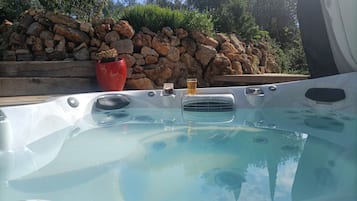 Outdoor spabad