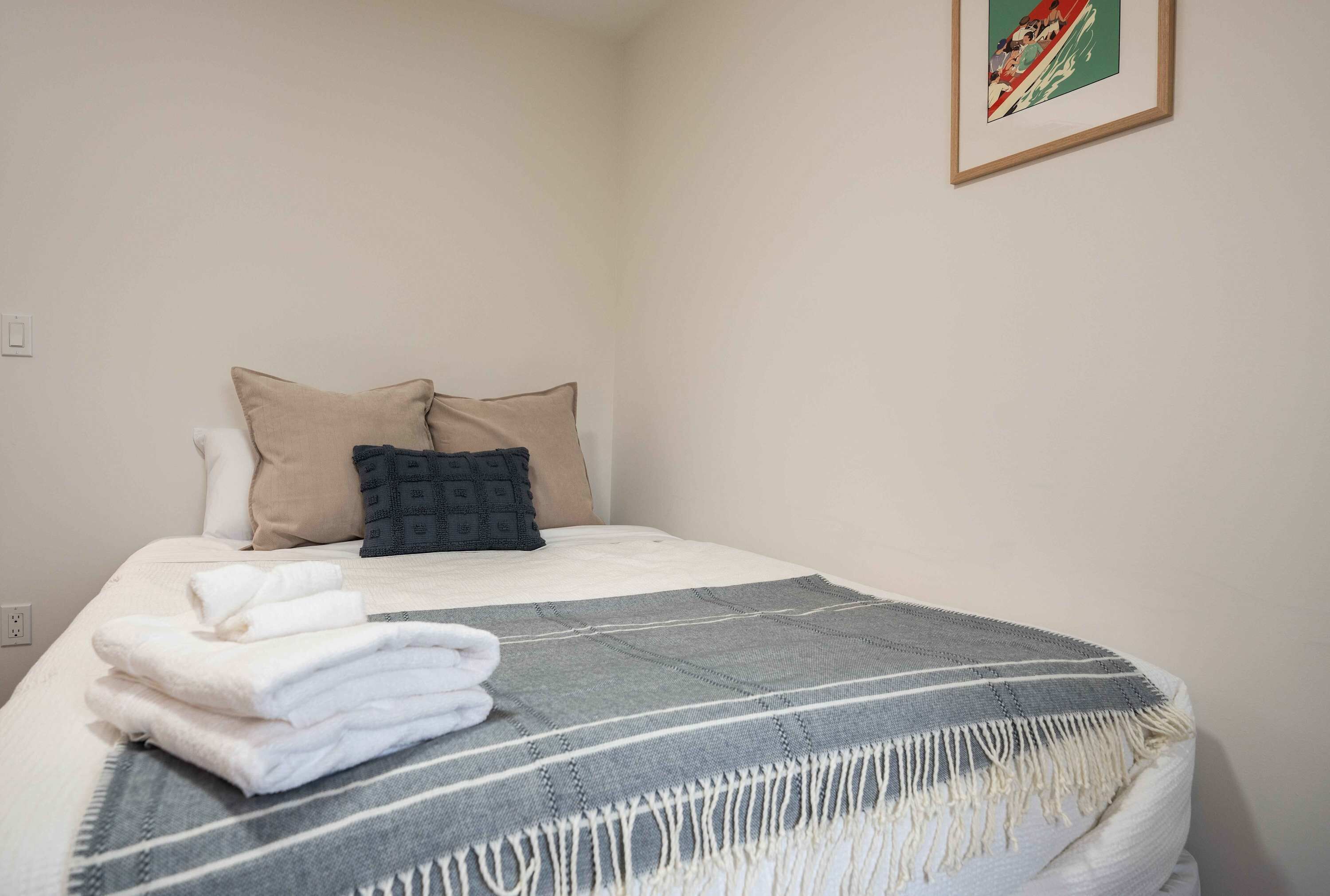 5 habitaciones, escritorio, wifi y ropa de cama 