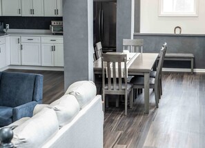 Interior - The Greystone - Stay for 12! (Lake Geneva)