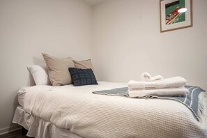 5 habitaciones, escritorio, wifi y ropa de cama 