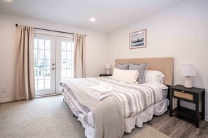 5 Schlafzimmer, Schreibtisch, WLAN, Bettwäsche