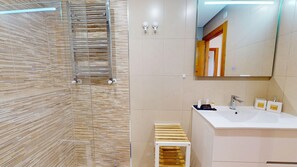 Shower, towels