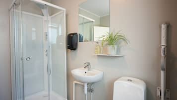 Shower, rainfall showerhead, free toiletries, hair dryer