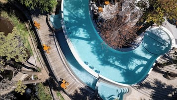 2 piscinas al aire libre