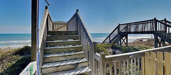 The Twisted Pelican | Oceanfront, Pet-Friendly