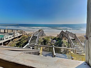 Property grounds - The Twisted Pelican | Oceanfront, Pet-Friendly (Surf City)