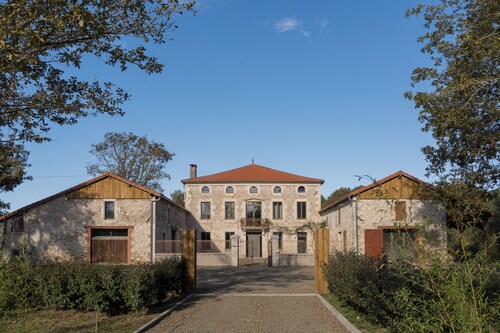 Grand domaine rénové avec goût et confort en pleine nature
